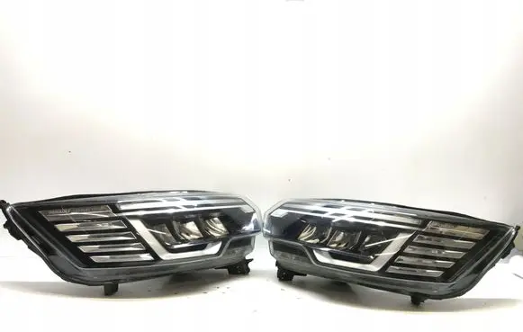 Renault Trafic III (X82) Headlight/headlamp 260102899R