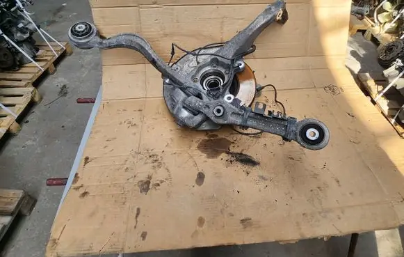 Mercedes-Benz C W205 Front wheel hub spindle knuckle