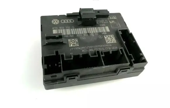 Volkswagen PASSAT B8 Door control unit/module 8T0959792Q