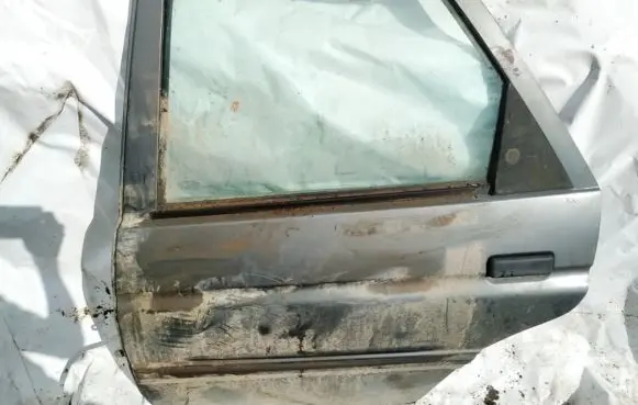 Ford Orion Rear door melynos
