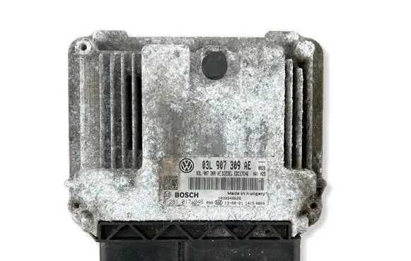 Volkswagen PASSAT B7 Engine control unit/module 03L907309AE 0281017946