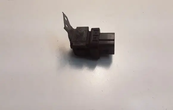 KIA Sorento Glow plug pre-heat relay 368302F310