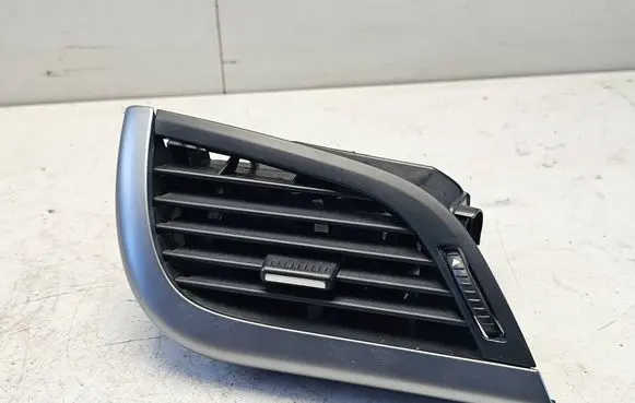Peugeot 207 Dashboard side air vent grill/cover trim 96724794ZD 9330 A1010110