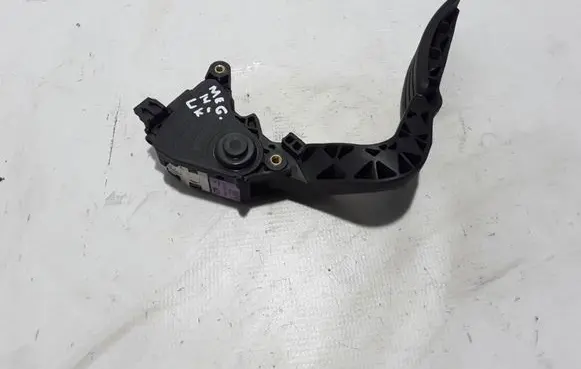 Renault Megane III Accelerator throttle pedal 180100009R
