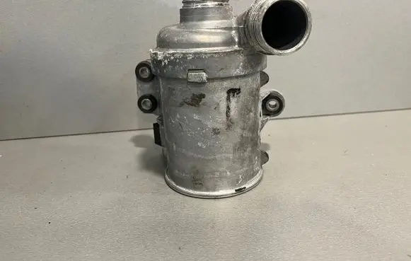 BMW 3 GT F34 Water pump 8625098