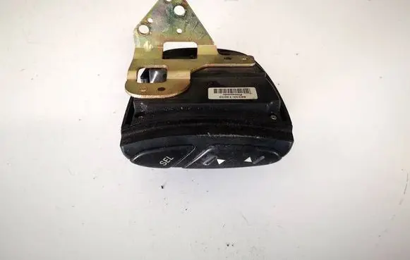 Steering wheel buttons/switches