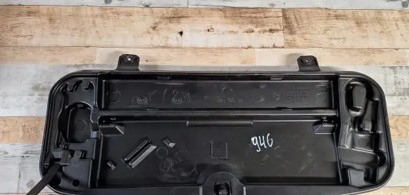 BMW 5 E39 Tool box 6761420 15361710