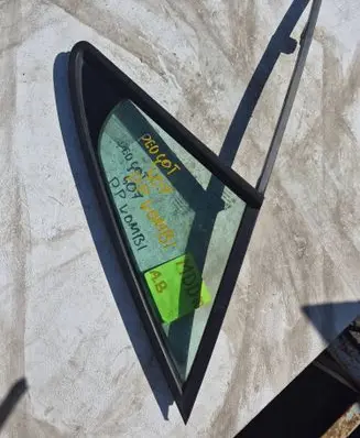 Peugeot 407 Front door vent window glass four-door 43R00049 E000258