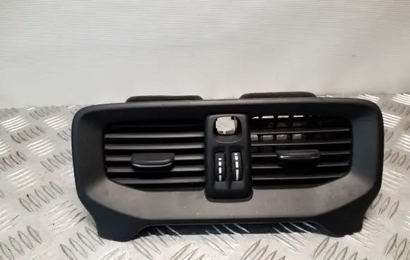 Volvo V40 Dash center air vent grill 7370000 7360000