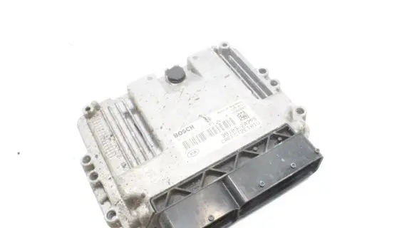 KIA Ceed Engine control unit/module 0281015226 391032A775