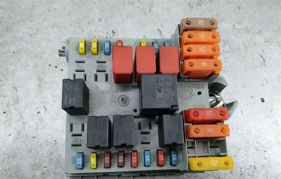 Alfa Romeo 159 Fuse box set 50508214