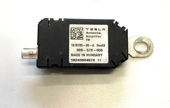 Tesla Model Y Antenna control unit 107973500A 18243004974