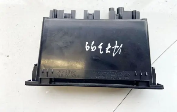 Mazda Xedos 9 Glove box B02A669M0