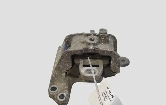 Peugeot 508 Engine mount bracket