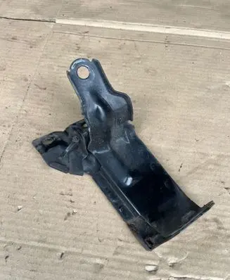 Volvo XC60 Radiator mount bracket 31261932 B09C0