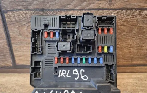 Nissan Qashqai Fuse module 284B7JD000 3280195949 519228043