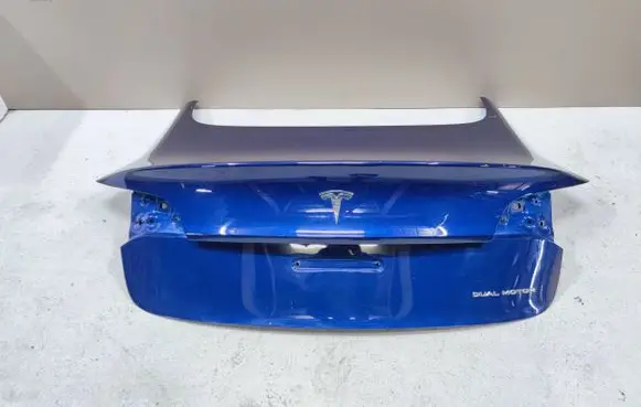 Tesla Model 3 Tailgate/trunk/boot lid