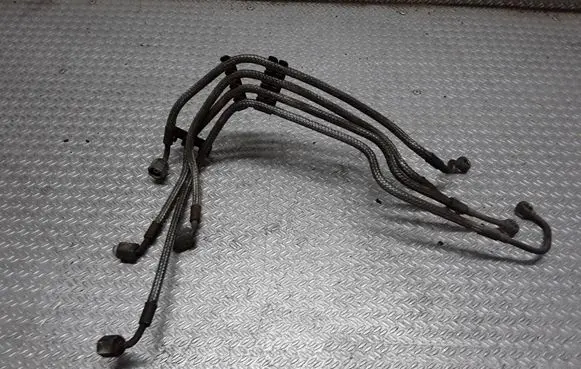 Audi 80 90 B3 Fuel injector supply line/pipe 