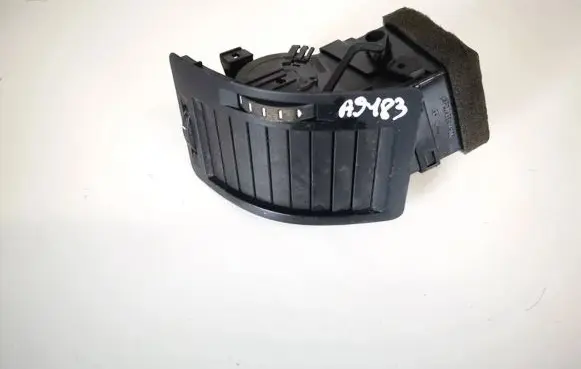 Skoda Octavia Mk2 (1Z) Dash center air vent grill 1z0819702