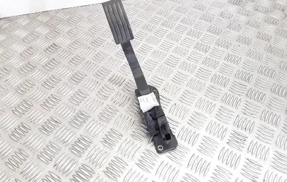 Ford Focus Accelerator throttle pedal EV619F836AA
