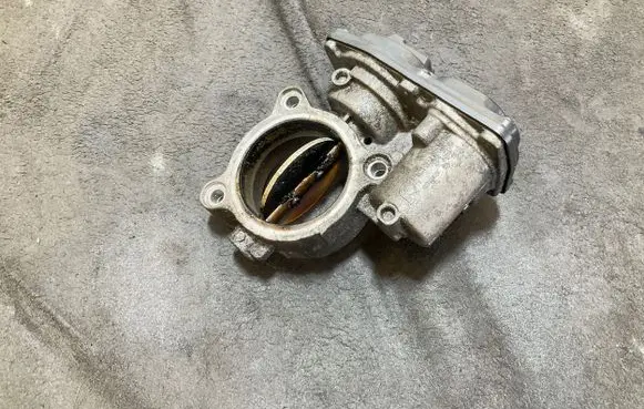 BMW 3 E92 E93 Throttle valve 10378517 50836903 7810752