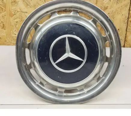Mercedes-Benz S W116 R14 wheel hub/cap/trim 1154010324