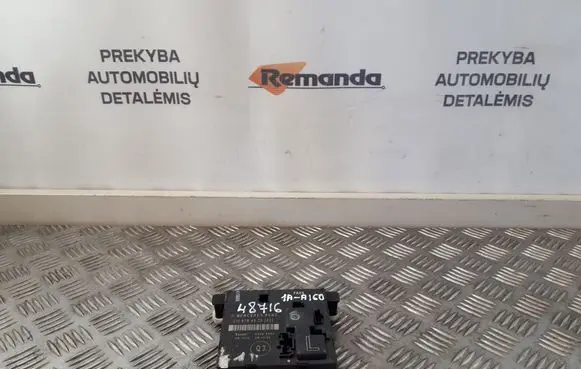 Mercedes-Benz E W211 Door control unit/module 2118704026
