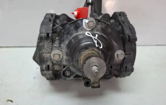 Peugeot 208 II Vacuum pump S27612493 9835028580