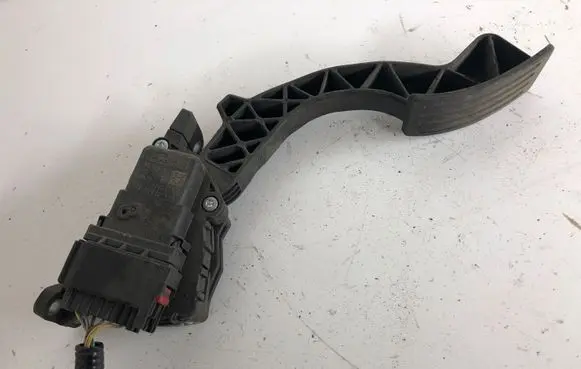 Mazda 3 I Accelerator throttle pedal 4M519F836AH