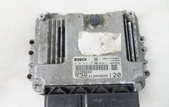 Alfa Romeo 159 Engine control unit/module 55204660