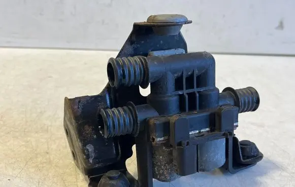 BMW X6 F16 Coolant heater control valve 6910544