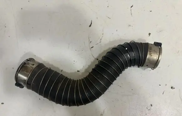 BMW 4 F32 F33 Intercooler hose/pipe 8573762