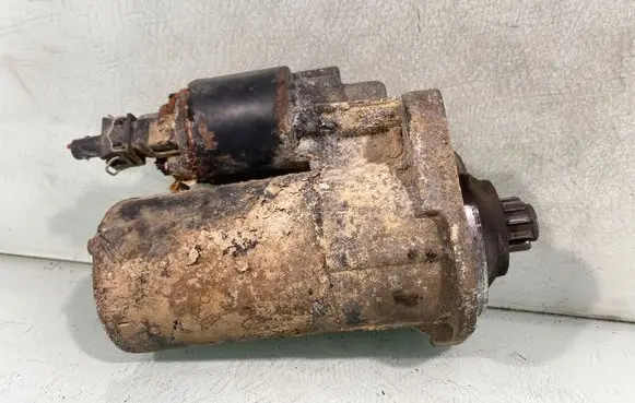 Volkswagen Golf IV Starter motor
