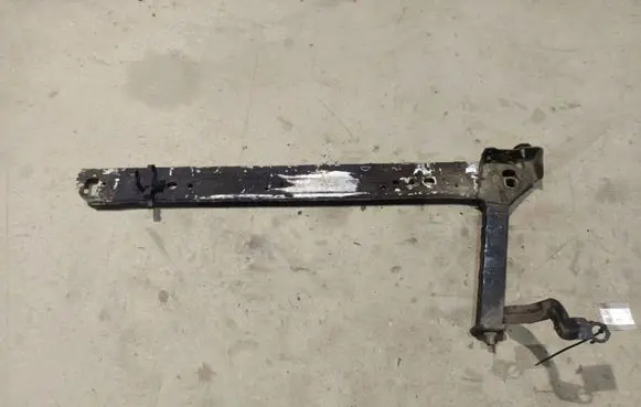 Radiator mount bracket