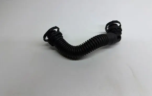 Volkswagen PASSAT B8 Breather/breather pipe/hose 04L103493