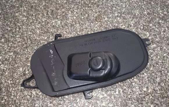 Volvo S60 Headlight/headlamp dust cover 89502329