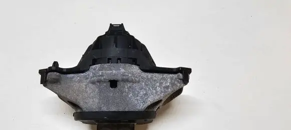 Jeep Grand Cherokee WL Engine mount bracket 68375805AE