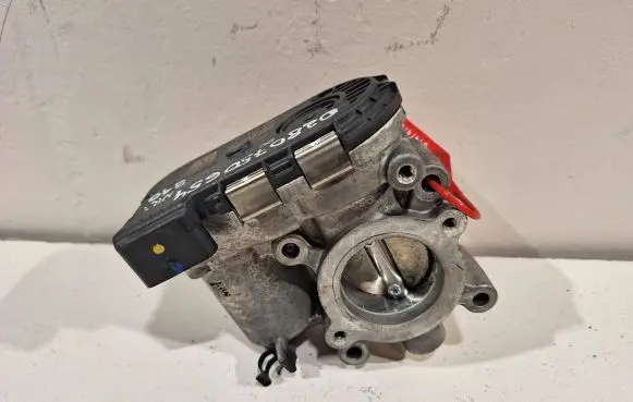 Renault Captur II Throttle body valve 0280750654