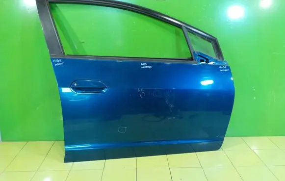 Honda Insight Front door PRZOD 17AB6