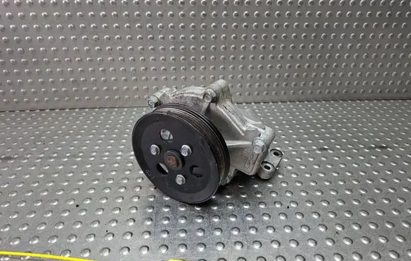 KIA Sportage Water pump S25165271 HY9704