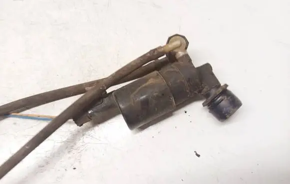 Opel Astra G Windscreen/windshield washer pump E13021168