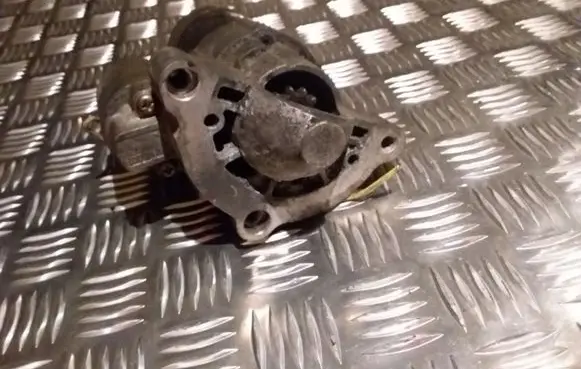 Citroen C5 Starter motor M000T85381