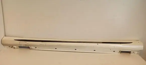 Mercedes-Benz E AMG W212 Front sill (body part) A2126981954
