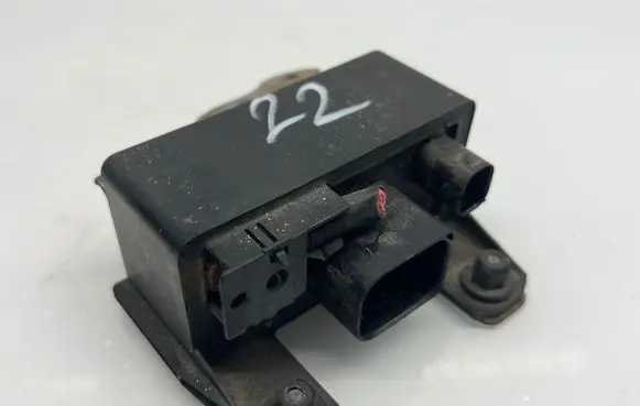 Mercedes-Benz E W211 Glow plug pre-heat relay 0255452832