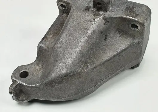 Mercedes-Benz CLK A209 C209 Engine mounting bracket A6422230104