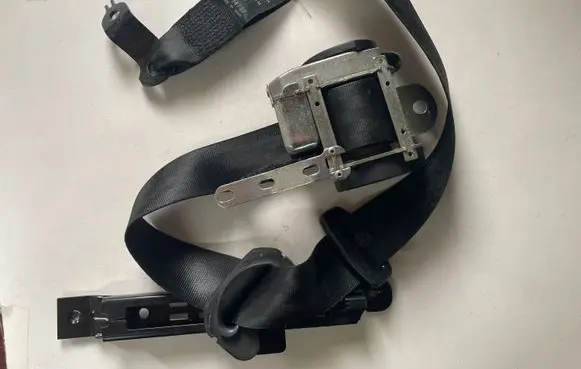 Volkswagen Polo IV 9N3 Front seatbelt 6Q4857706M