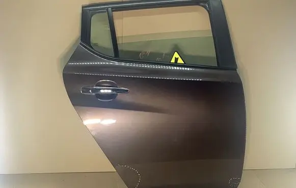 Nissan Leaf II (ZE1) Rear door