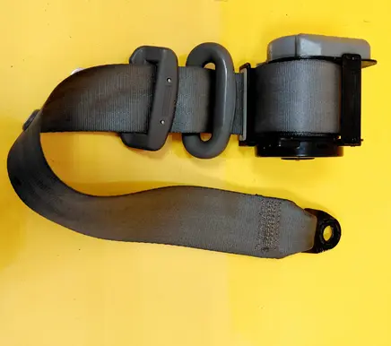 Rear seatbelt