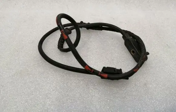 Mercedes-Benz G W461 W463 1st Gen ABS brake wheel speed sensor A0085451728
