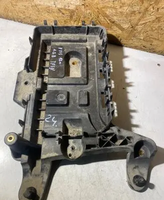 Skoda Yeti (5L) Battery tray 1K0915333